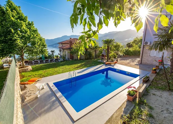 Family-friendly With Swimming Pool - 14294 * Rijeka