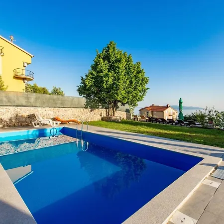 Apartament Family-friendly With Swimming Pool - 14294 *