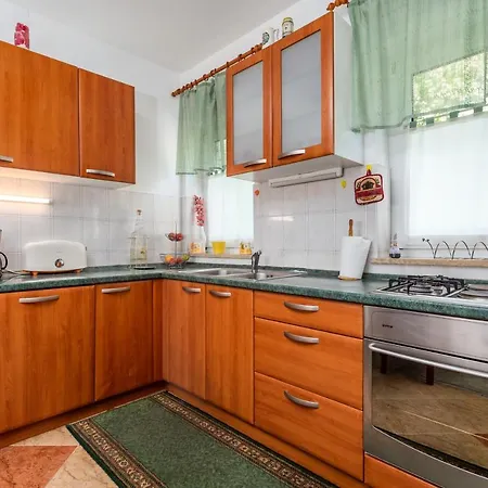 Family-friendly With Swimming Pool - 14294 Apartmán