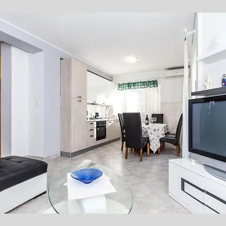 Apartmán Family-friendly With Swimming Pool - 14294 Rijeka