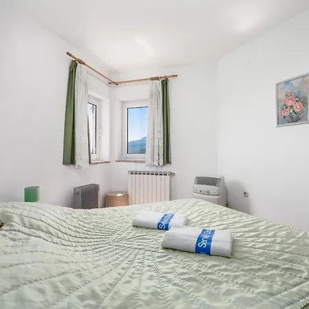 Family-friendly With Swimming Pool - 14294 Apartmán